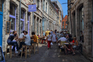 Lille,,France,-,May,27,,2017:,Tourists,Sit,At,Tables